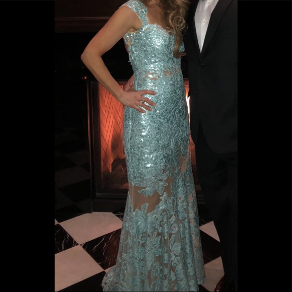 Stunning Jovani Dress. Fits sizes 4-6 - Picture 1 of 3